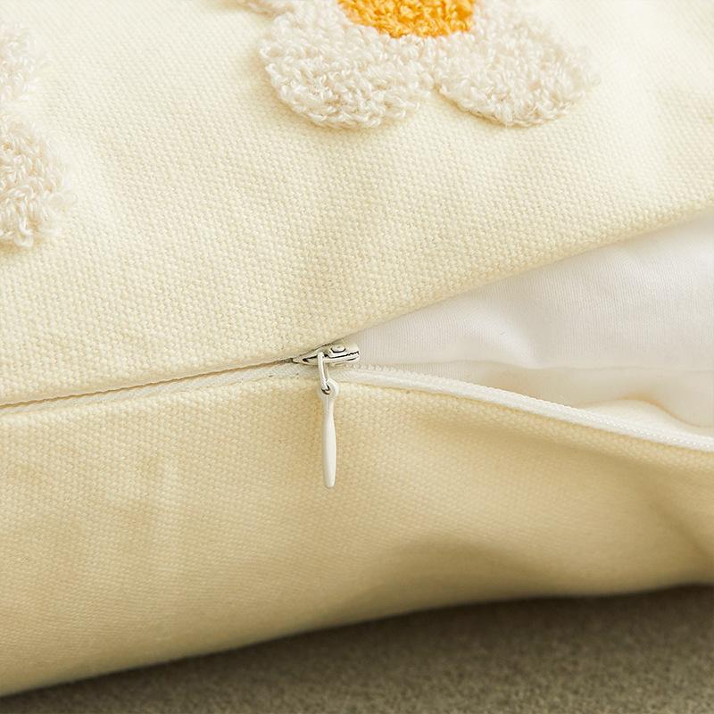 Flower dance cushion -- Delicors