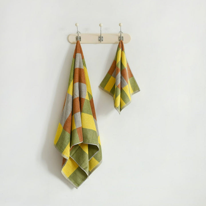Funky Checkered Towel Set -Towel- Delicors