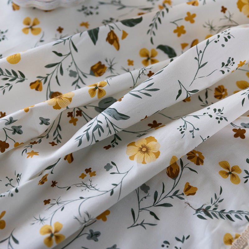 Golden Wattle Tassel Table Cloth -- Delicors