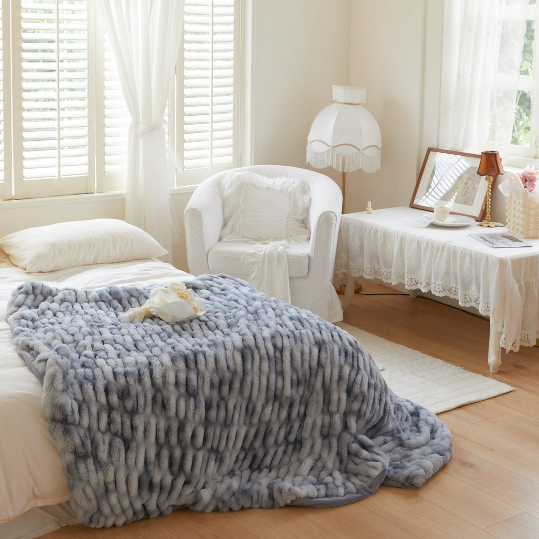Marie Puffed Blanket Collection -Throw- Delicors