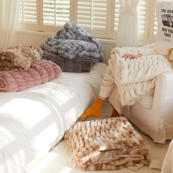 Marie Puffed Blanket Collection -Throw- Delicors