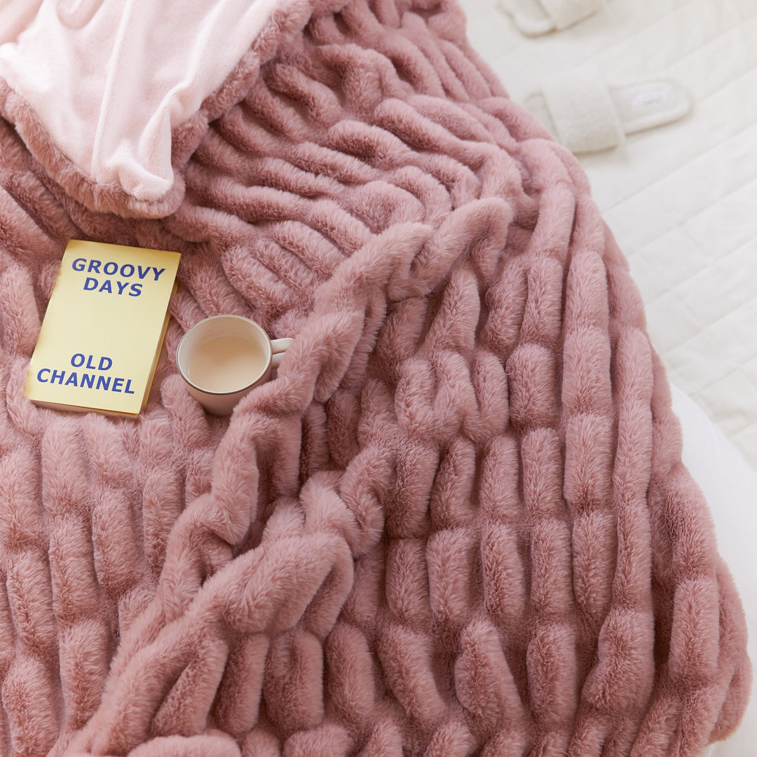 Marie Puffed Blanket Collection -Throw- Delicors