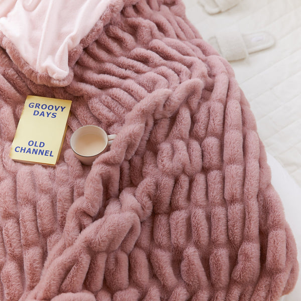 Marie Puffed Blanket Collection -Throw- Delicors
