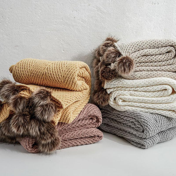 Pom Pom Fur Blanket -Throw- Delicors