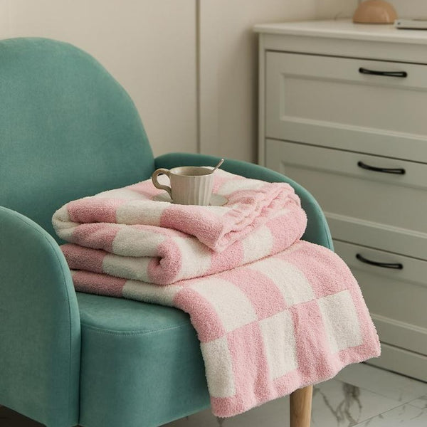 Retro Checkerboard Plus Blanket -Throw- Delicors