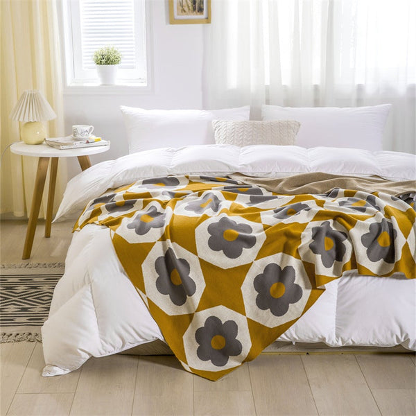 Retro Flower Blanket -Throw- Delicors