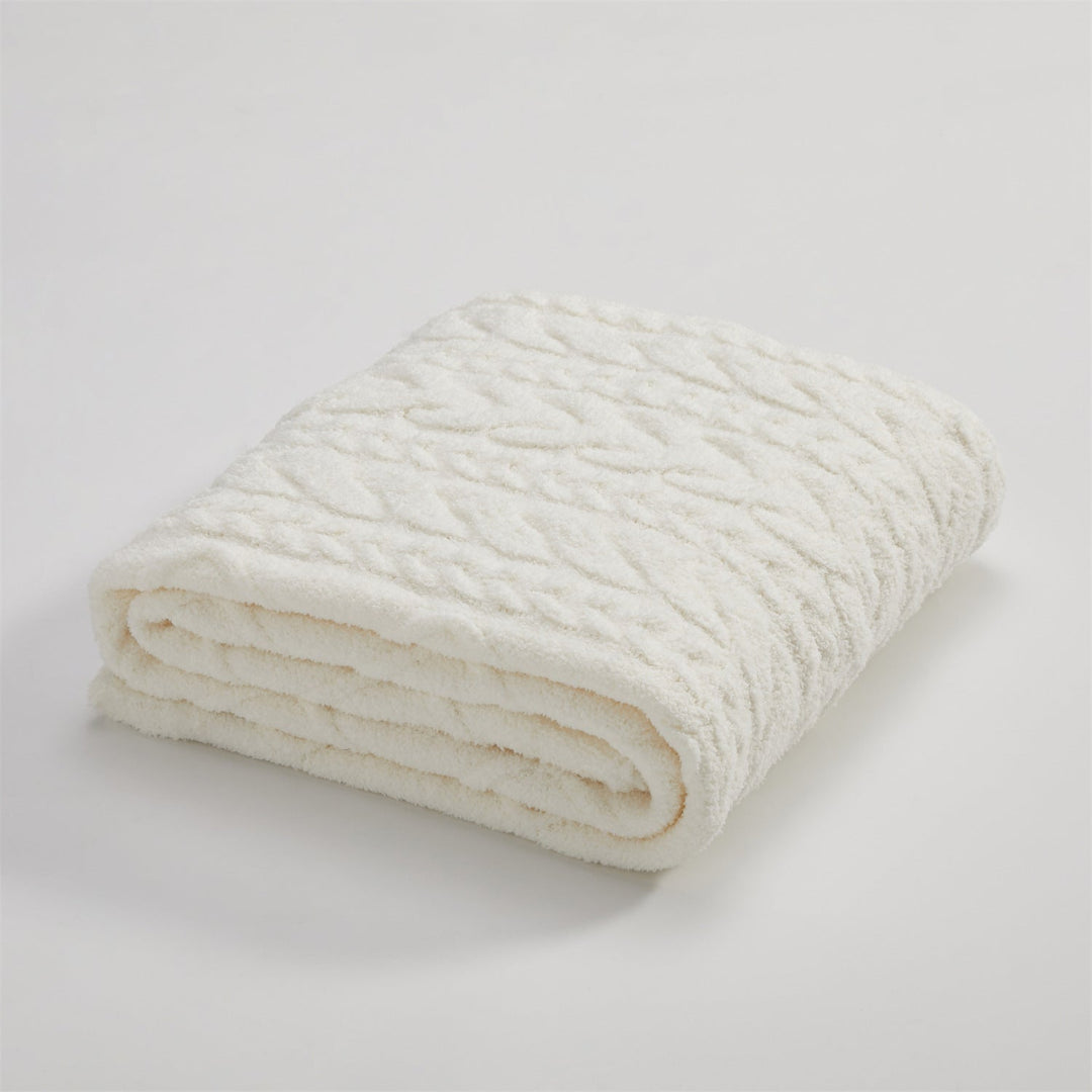Snow White Cable Knit Blanket -- Delicors