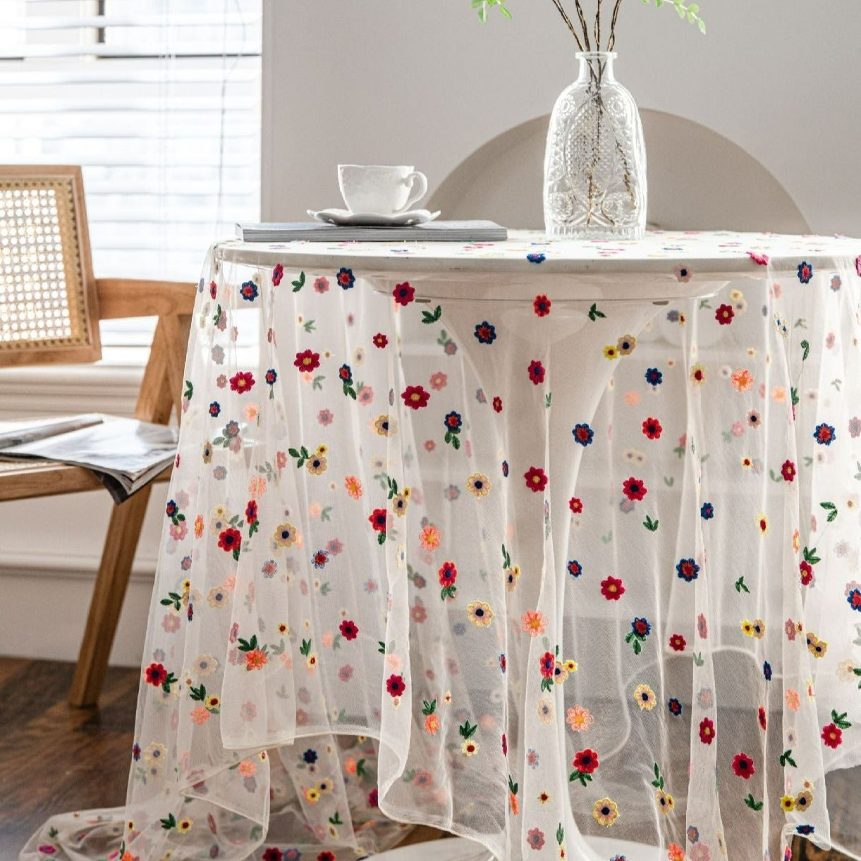 Sweeter Things Embroidered Lace Table Cloth – Delicors