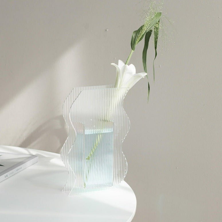 Transparent Wavy Acrylic Vase Collection -- Delicors