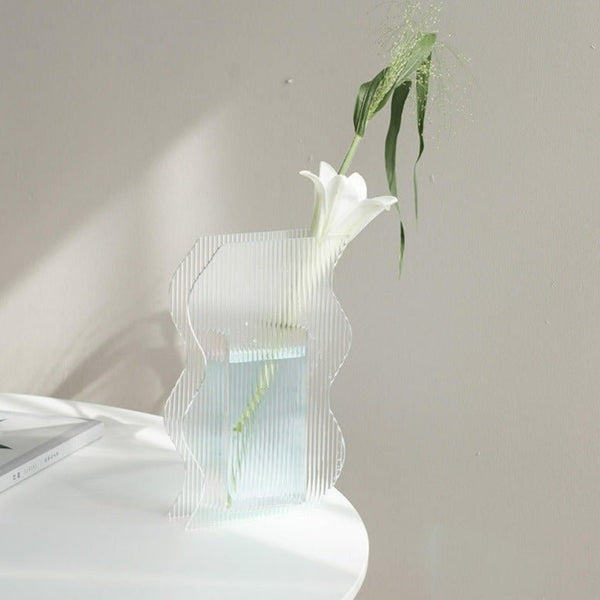 Transparent Wavy Acrylic Vase Collection -- Delicors