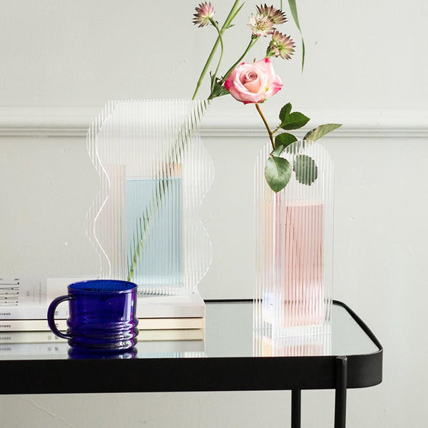 Transparent Wavy Acrylic Vase Collection -- Delicors