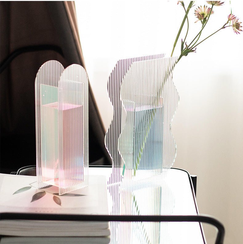 Transparent Wavy Acrylic Vase Collection -- Delicors