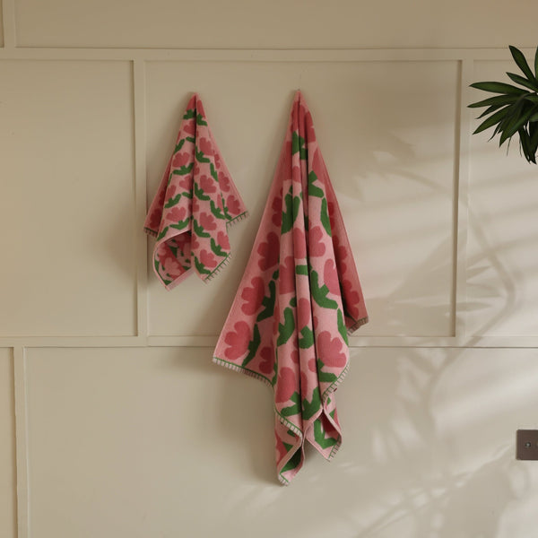 Tulip Heart Towel Set -- Delicors