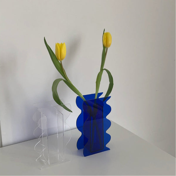 Wavy Acrylic Vase Collection -- Delicors