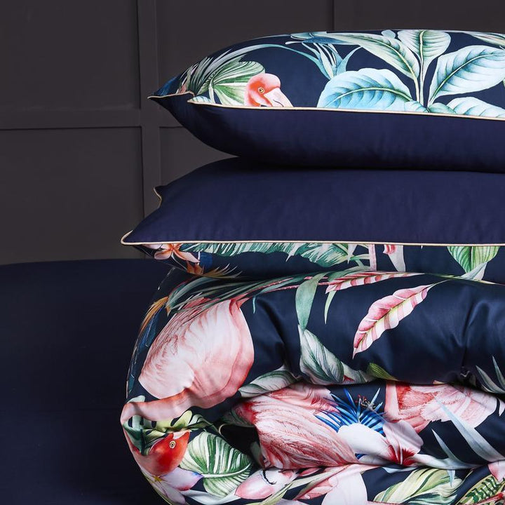 Wild Flamingo Bedding Set -- Delicors