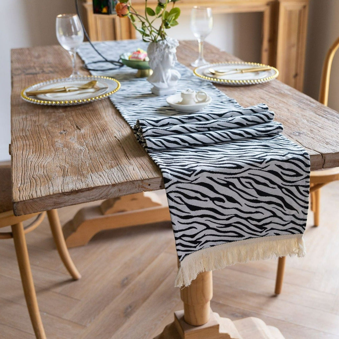 Zebra Frill Table Runner Collection -Table Runner- Delicors